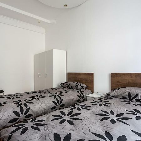 Modern Apartment In Lviv Historic Centre Extérieur photo