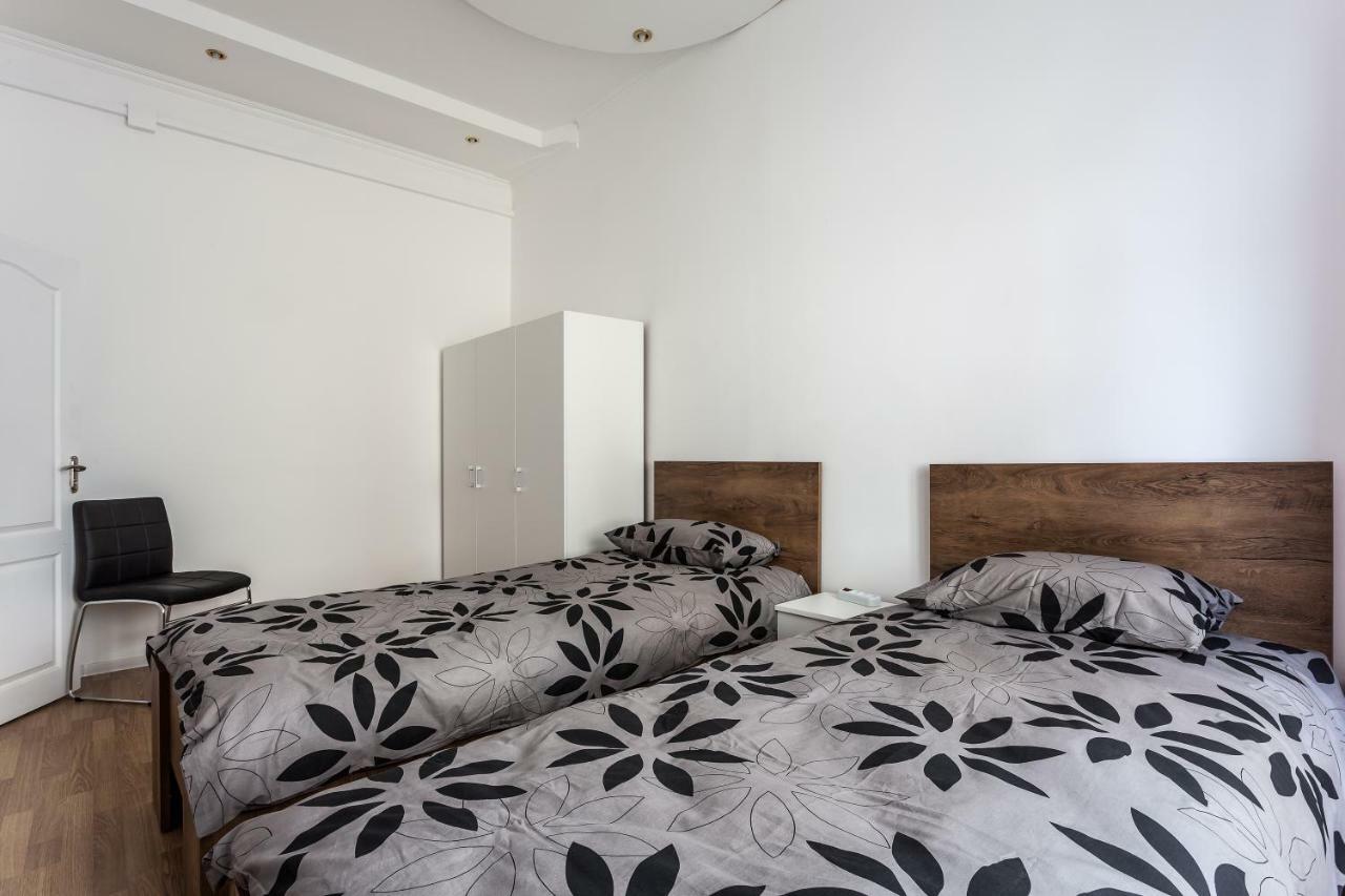 Modern Apartment In Lviv Historic Centre Extérieur photo